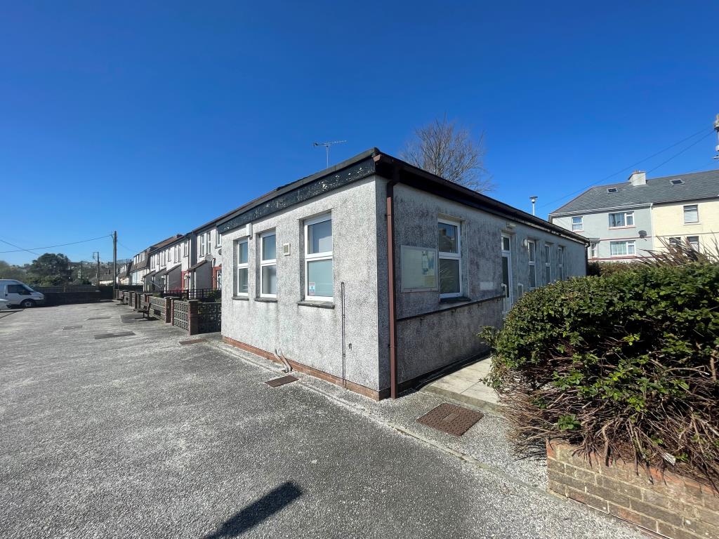 Lot: 6 - DETACHED FREEHOLD BUILDING - Property in wider context